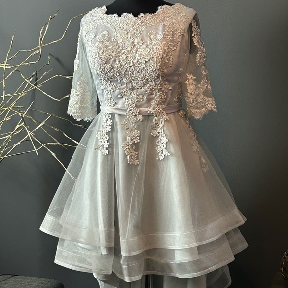 GREY LACE AND TULLE HIGH LOW WEDDING DRESS US SIZE 8 - Picture 1 of 5